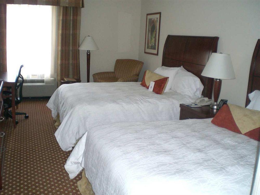 Hilton Garden Inn-Newburgh/Stewart Airport Стая снимка