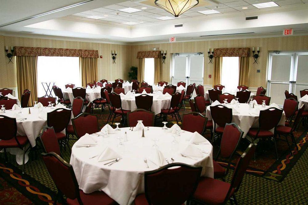 Hilton Garden Inn-Newburgh/Stewart Airport Ресторант снимка