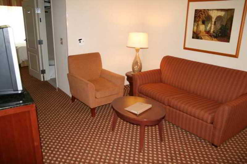 Hilton Garden Inn-Newburgh/Stewart Airport Стая снимка